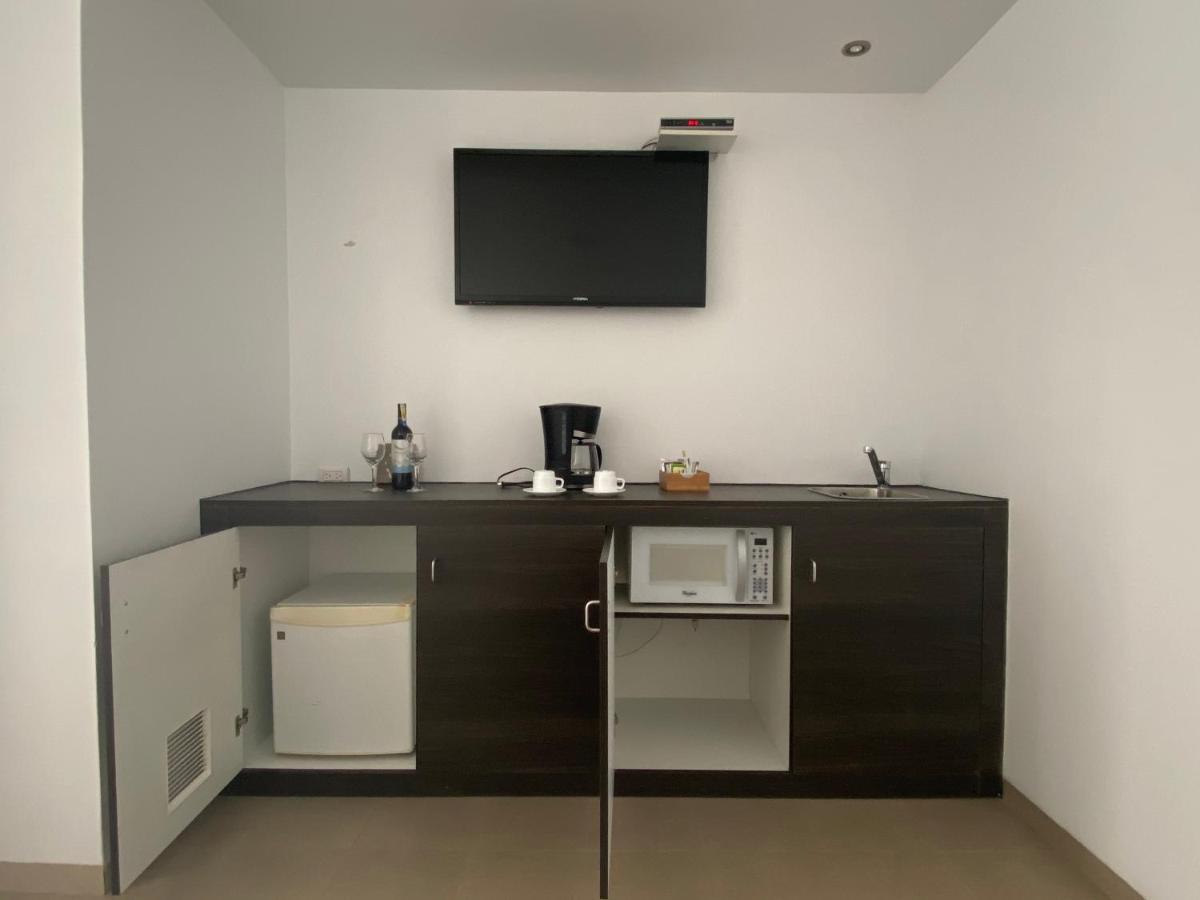 Galapagos Sunset Hotel 푸에르토 바케리조 모레노 외부 사진