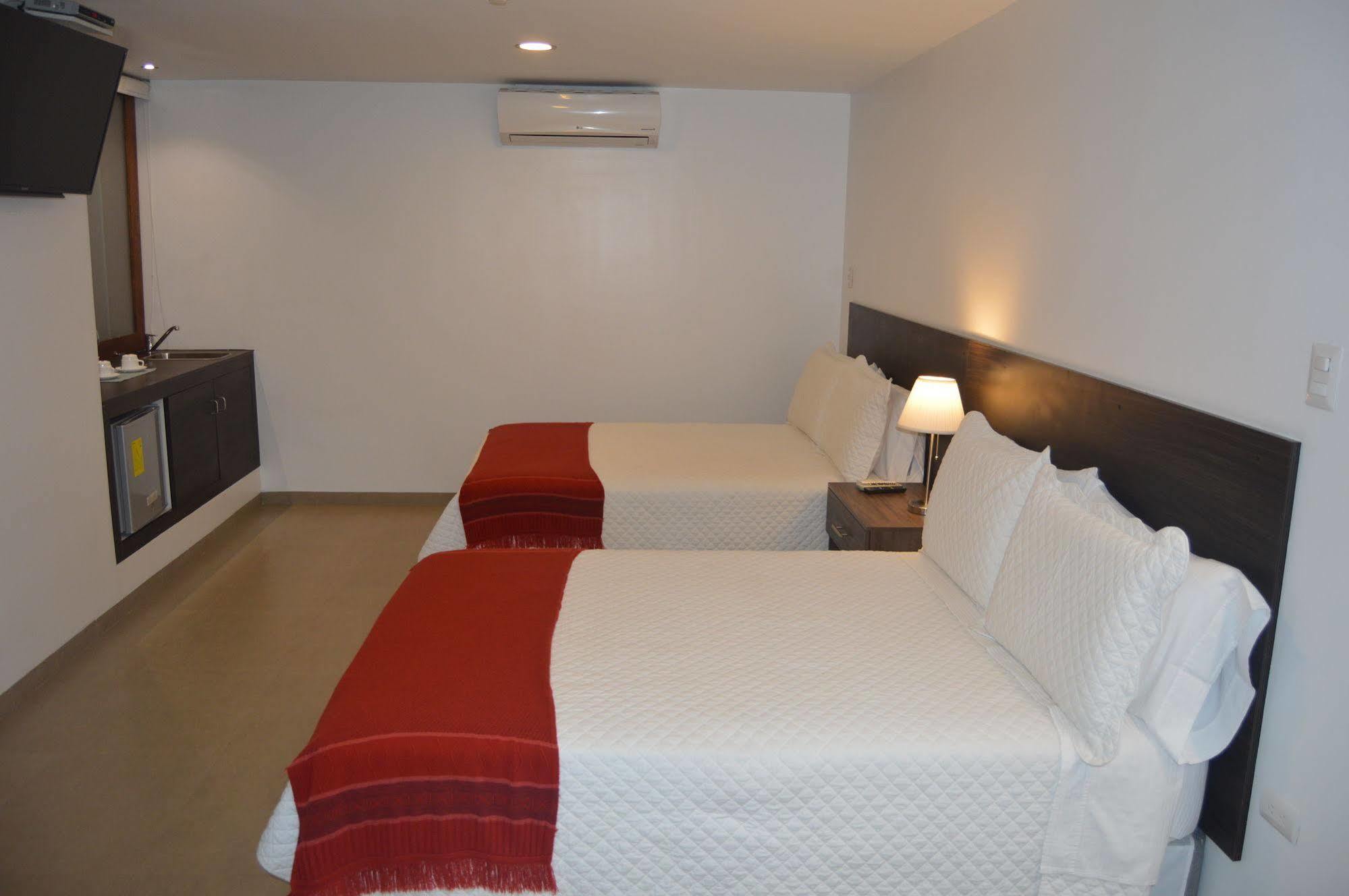 Galapagos Sunset Hotel 푸에르토 바케리조 모레노 외부 사진
